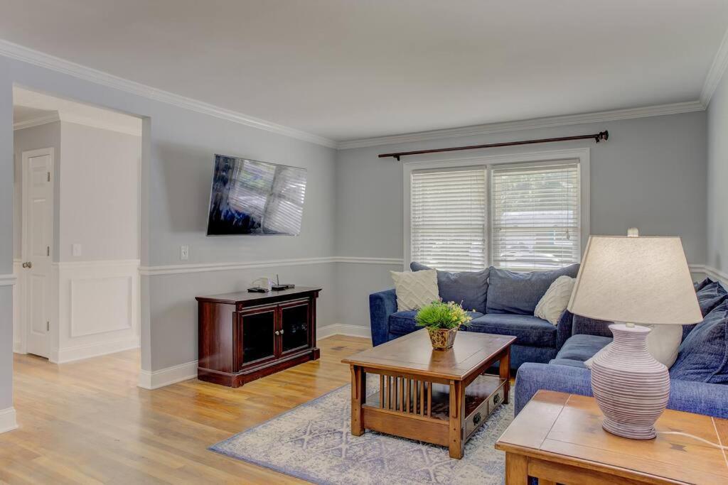 Charming Home Near Folly & Downtown Чарлстън Екстериор снимка