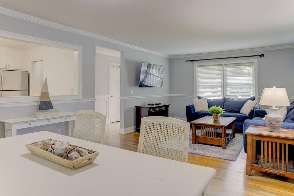 Charming Home Near Folly & Downtown Чарлстън Екстериор снимка