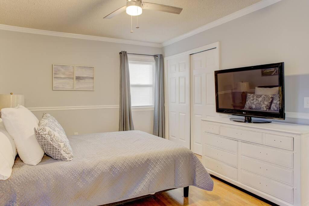 Charming Home Near Folly & Downtown Чарлстън Екстериор снимка