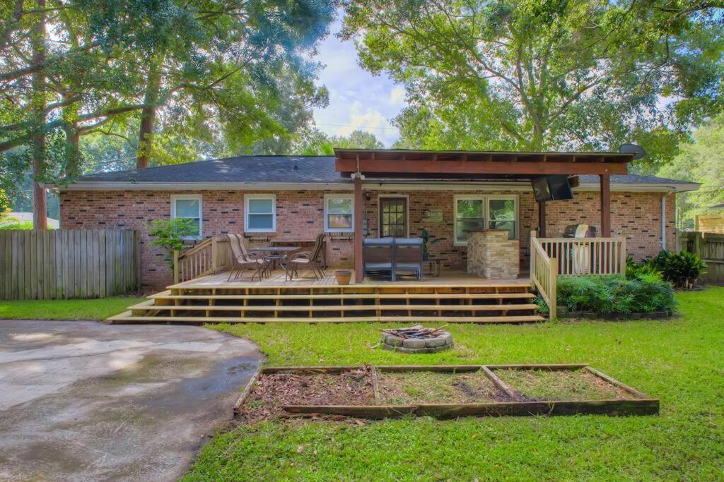 Charming Home Near Folly & Downtown Чарлстън Екстериор снимка