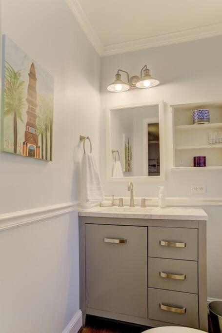 Charming Home Near Folly & Downtown Чарлстън Екстериор снимка